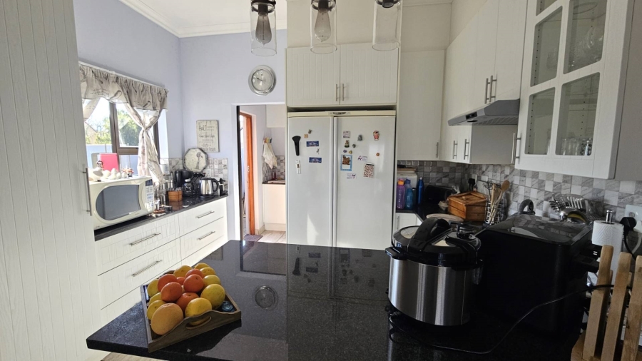 3 Bedroom Property for Sale in Gateway Manor North West